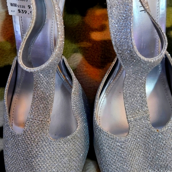 Fioni Night Pumps Silver Heels Size 9 - Picture 7 of 14